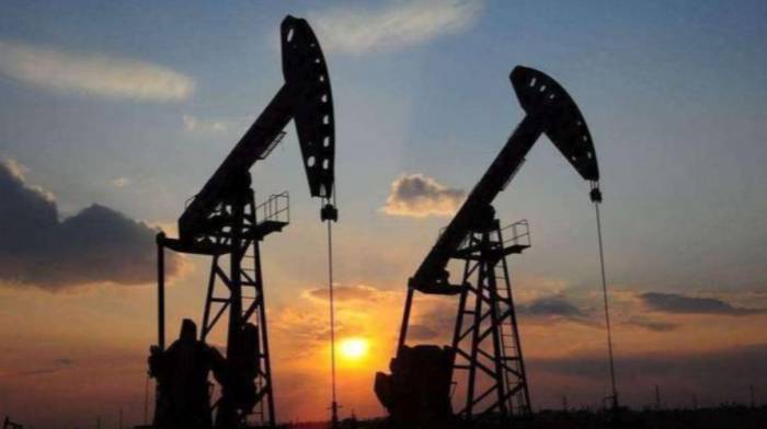 International Crude Oil Price Dips Below $90